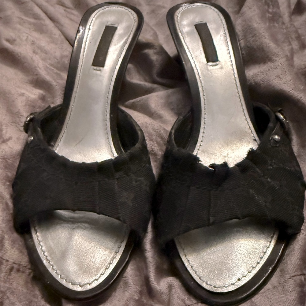 Louis Vuitton black kitten heels 38.5